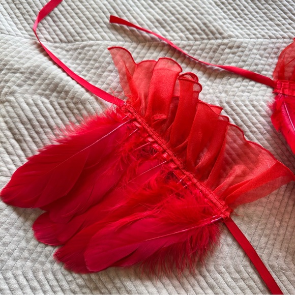 Red Feathered Ribbon Accessory - Picture 5 of 6
